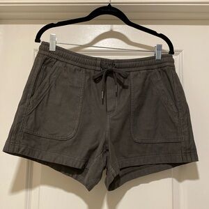 Athleta Farallon Cypress Green Pull On Drawstring Athletic Short. Size 10.